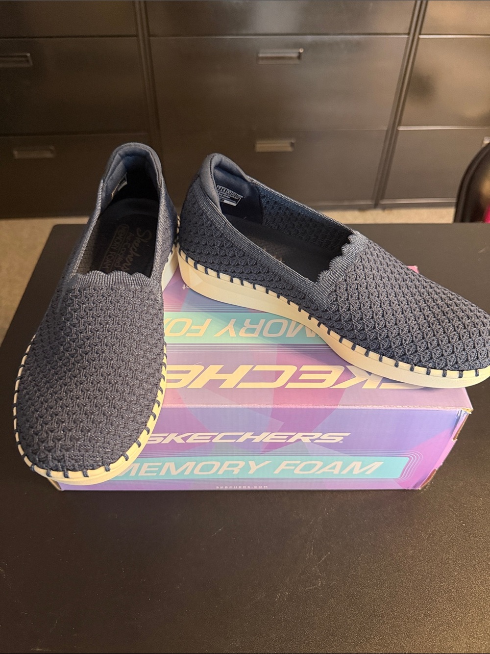 Skechers Women’s Navy Knit Slip-On Sneakers Sz 7.5-8 NEW